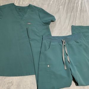 Figs Hydrogreen Scrub Set